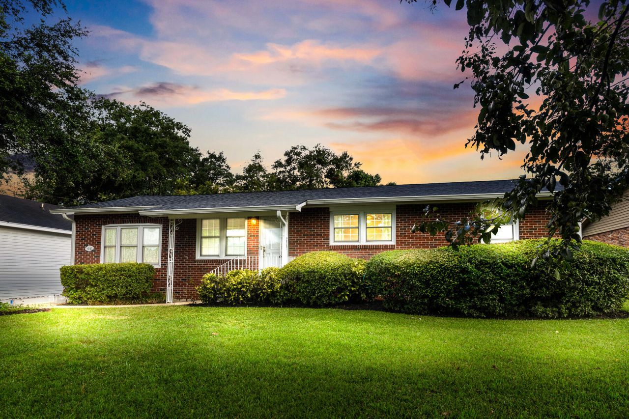 1918 Aichele Drive Photo 1