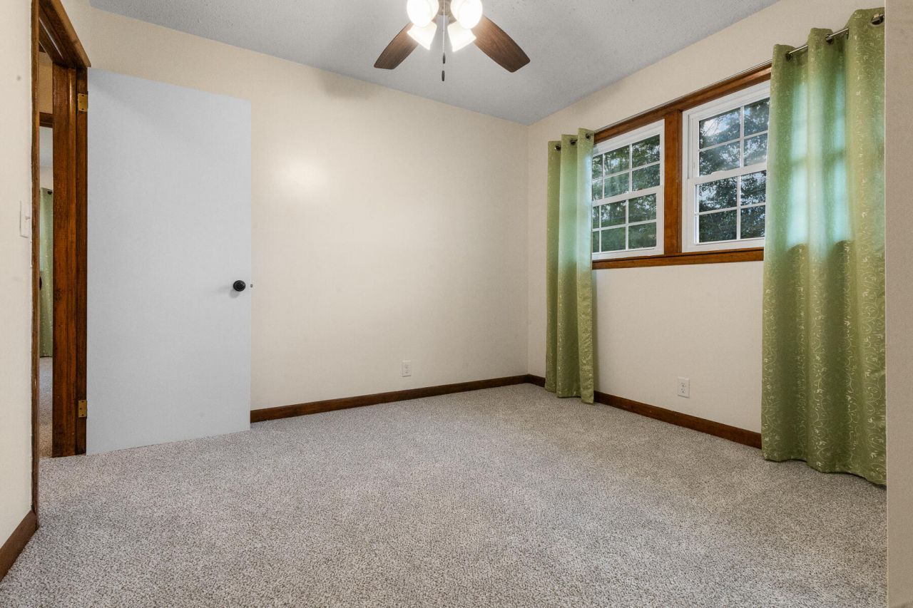 1918 Aichele Drive Photo 27