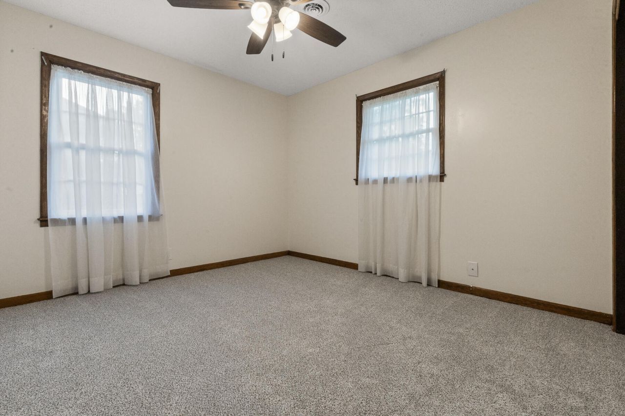 1918 Aichele Drive Photo 29