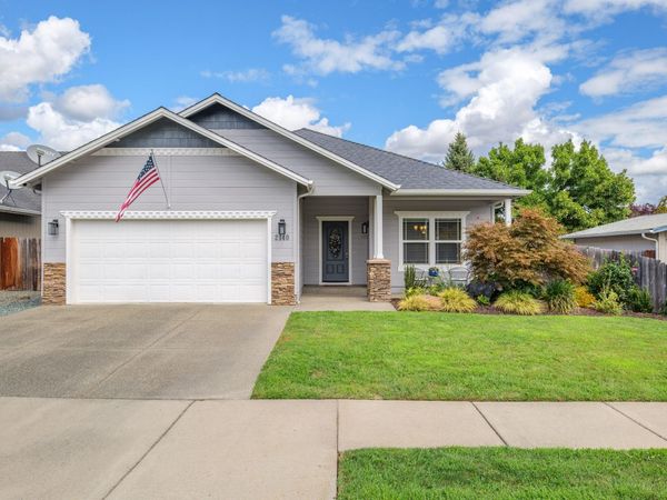 2140 Nick Way, Grants Pass, OR 97527