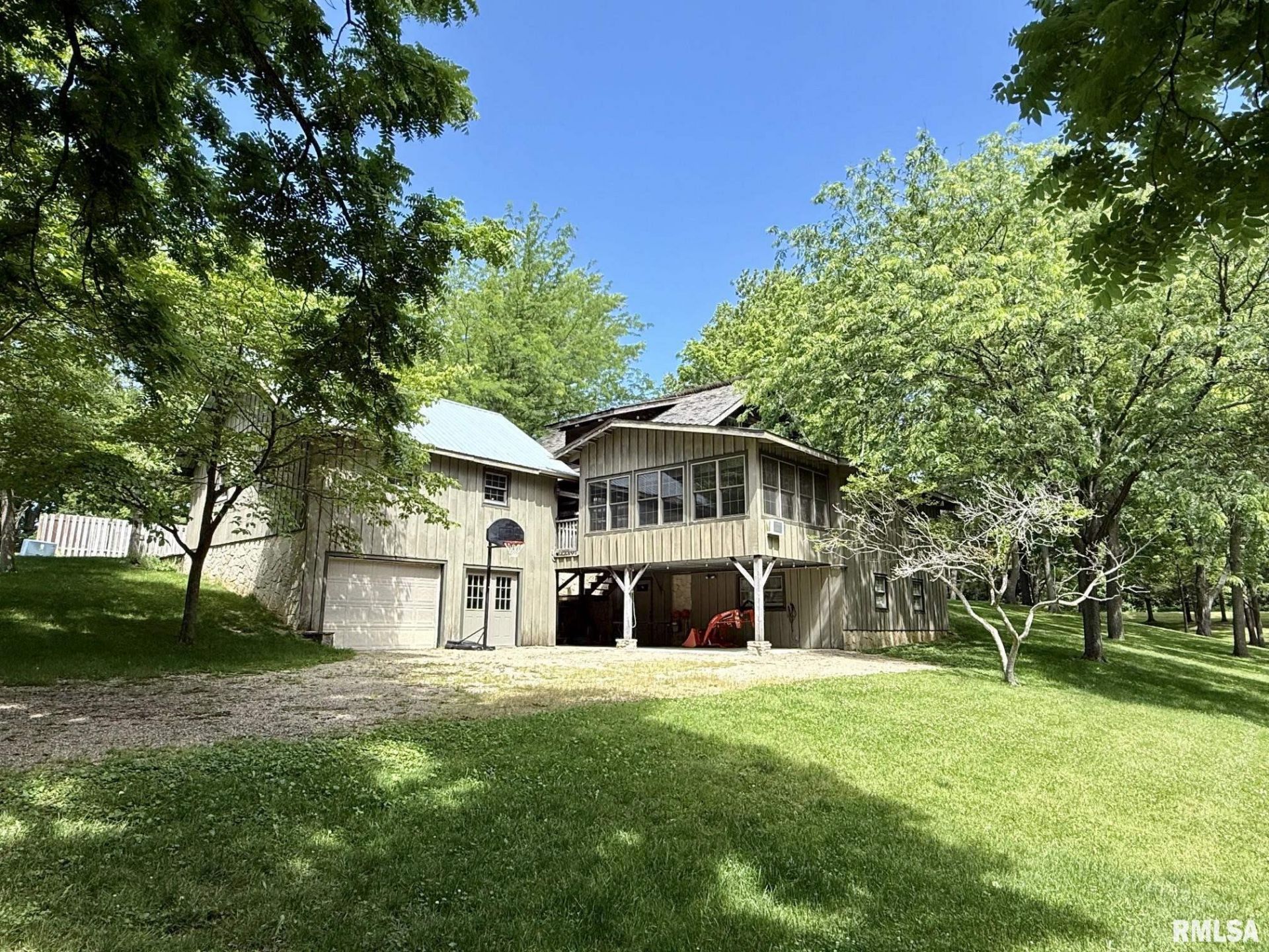 17531 Old Fairgrounds Road, Petersburg, IL 62675 Main Photo