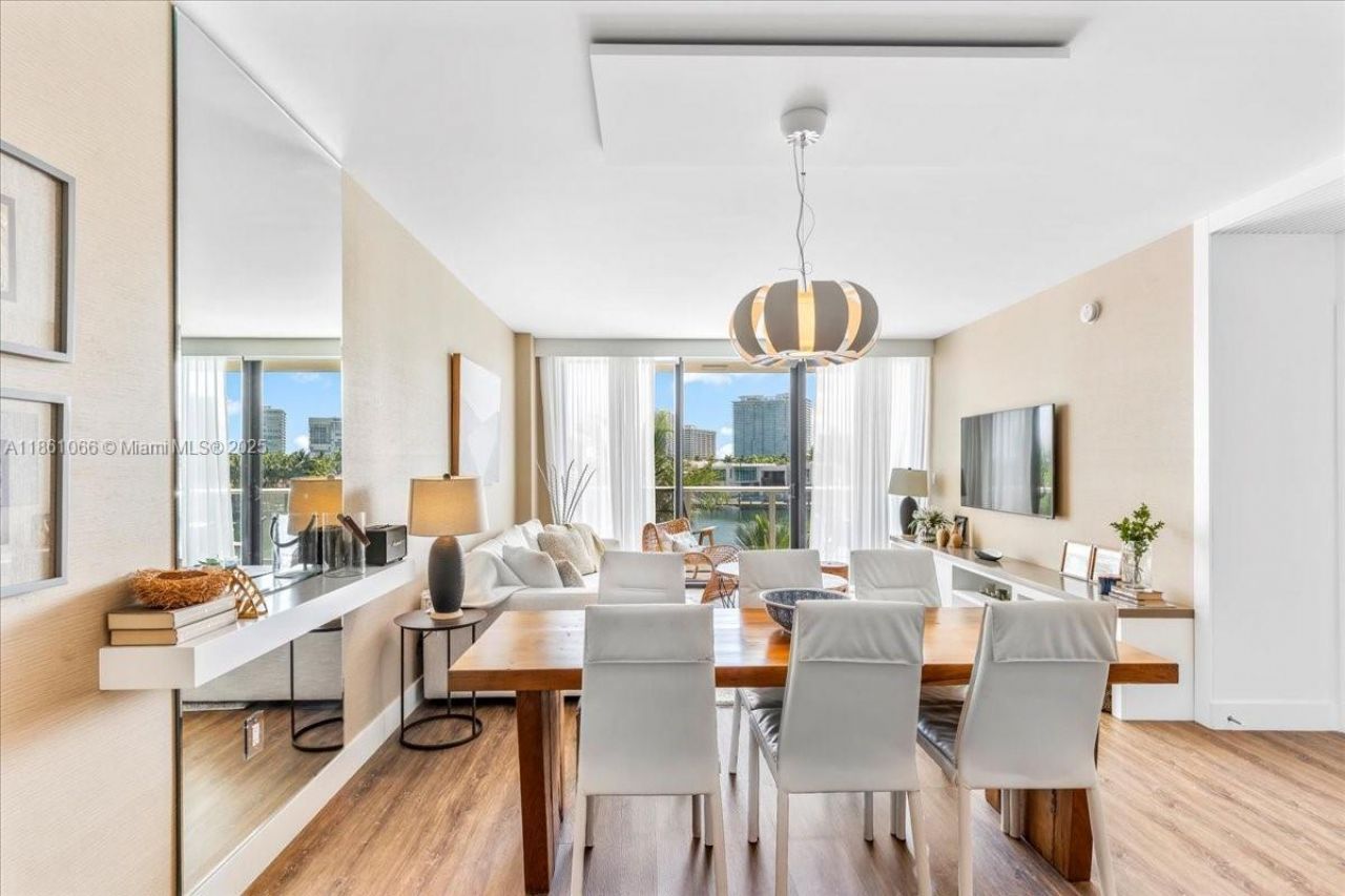 10201 E Bay Harbor Dr, Unit 304, Bay Harbor Islands, FL 33154 Photo