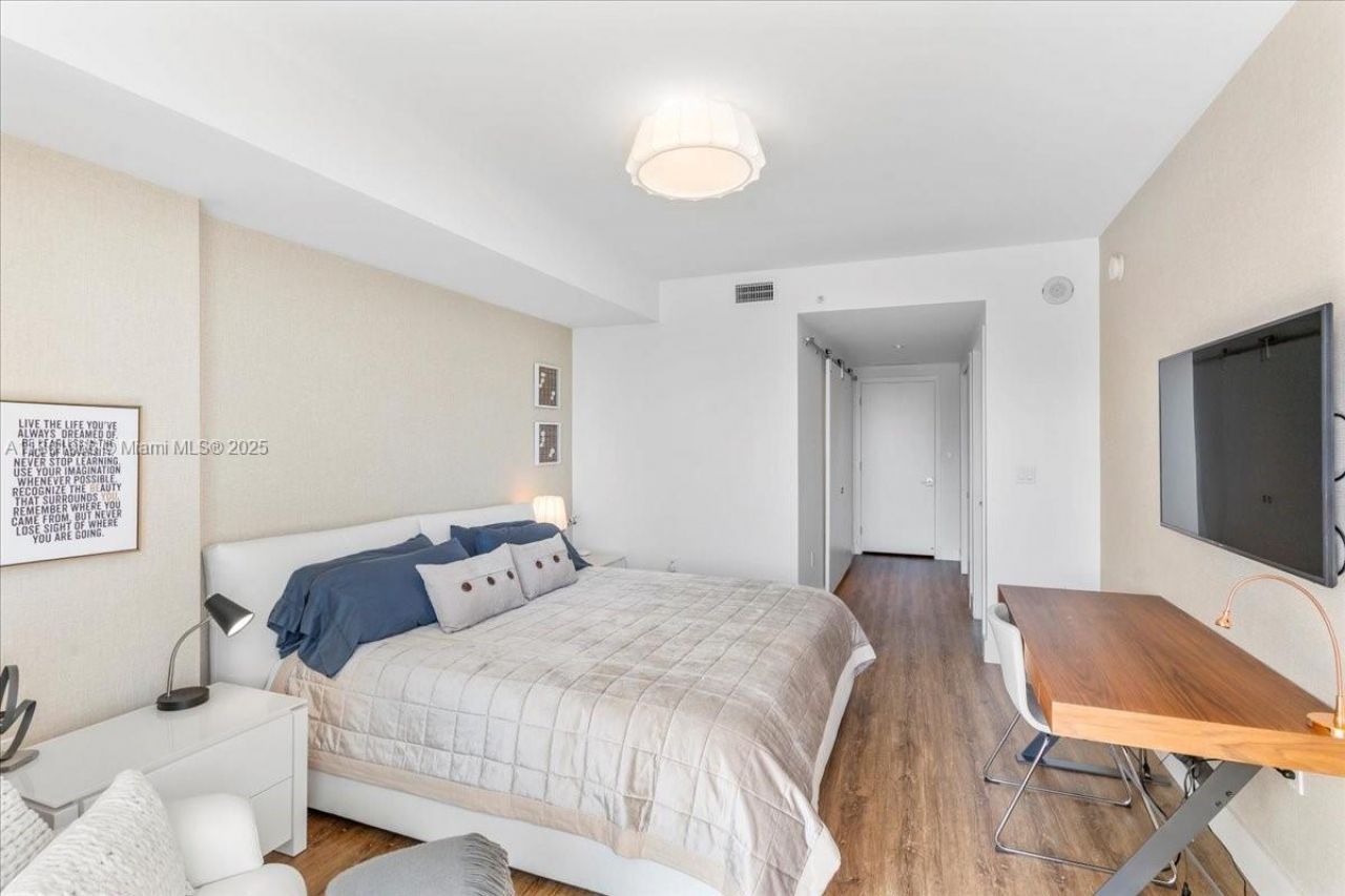 10201 E Bay Harbor Dr, Unit 304, Bay Harbor Islands, FL 33154 Photo