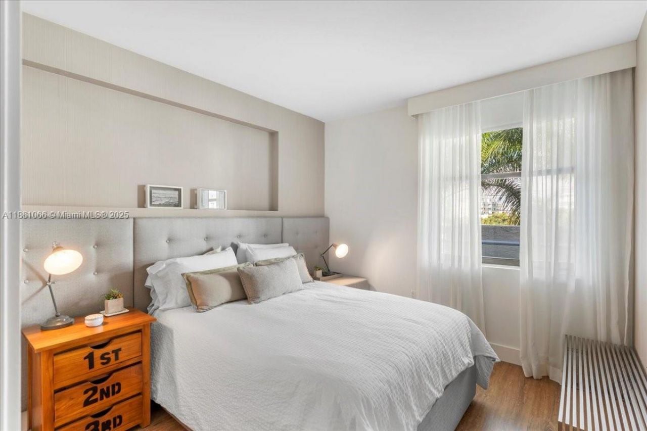 10201 E Bay Harbor Dr, Unit 304, Bay Harbor Islands, FL 33154 Photo