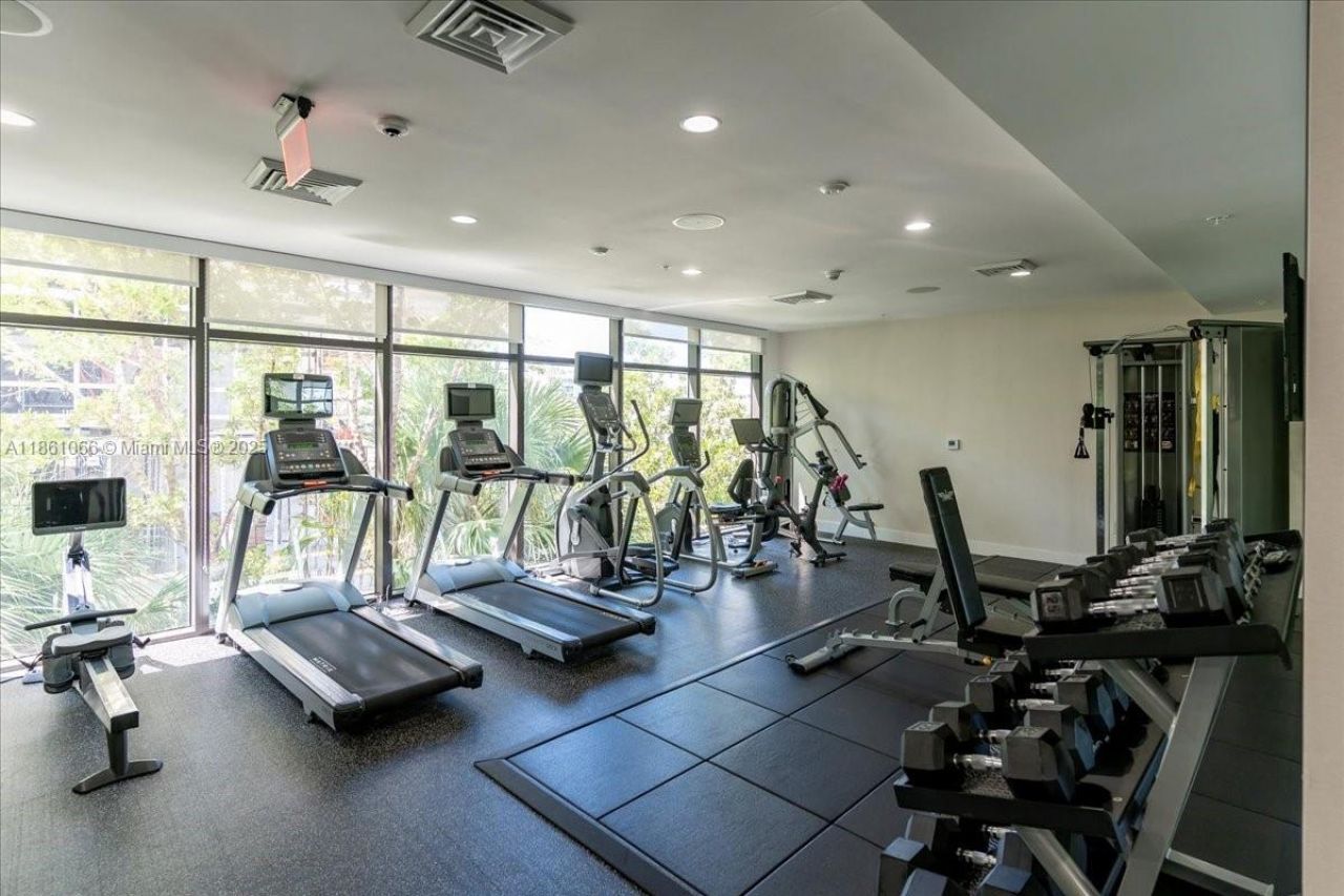 10201 E Bay Harbor Dr, Unit 304, Bay Harbor Islands, FL 33154 Photo