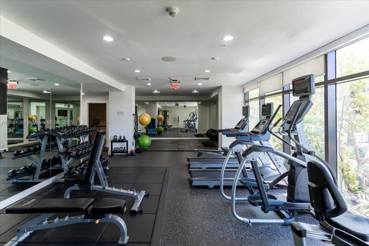 10201 E Bay Harbor Dr, Unit 304, Bay Harbor Islands, FL 33154 Photo