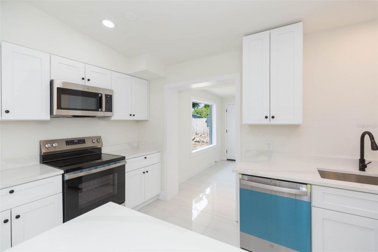 5640 Cedar Street Ne, Saint Petersburg, FL 33703 Photo