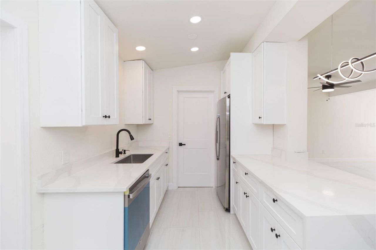 5640 Cedar Street Ne, Saint Petersburg, FL 33703 Photo