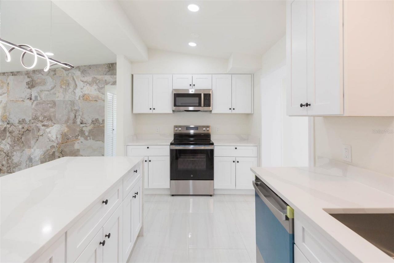 5640 Cedar Street Ne, Saint Petersburg, FL 33703 Photo