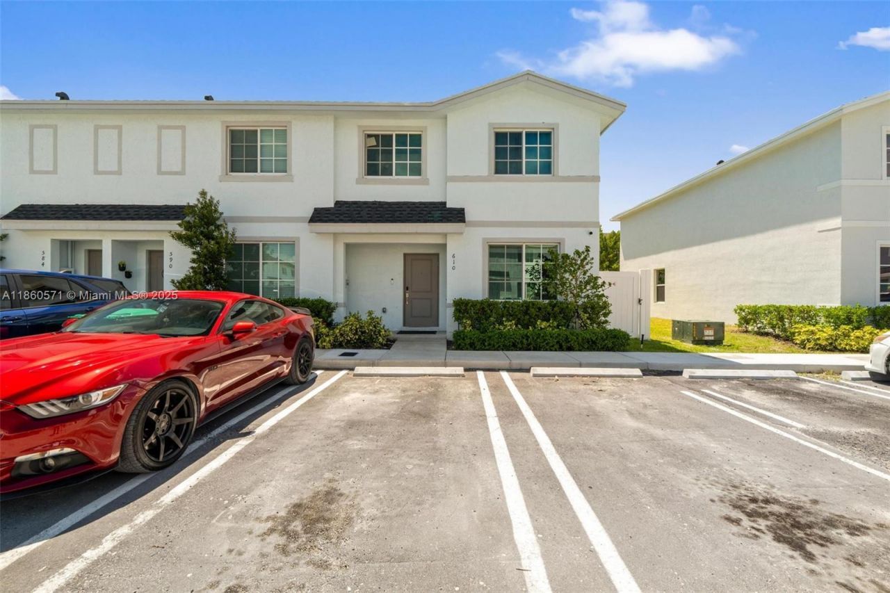 610 NW 11th Ave, Florida City, FL 33034 Main Photo