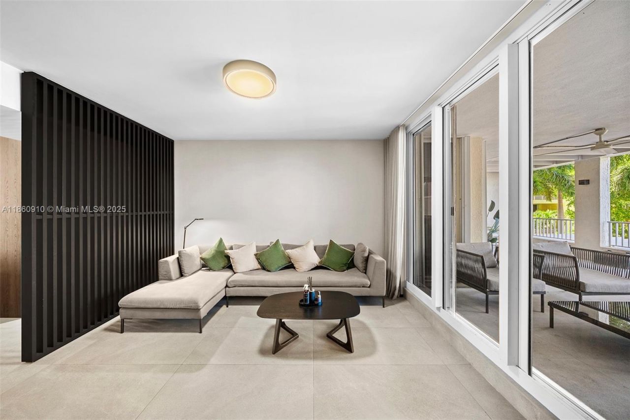 785 Crandon Blvd, Unit 303, Key Biscayne, FL 33149 Photo