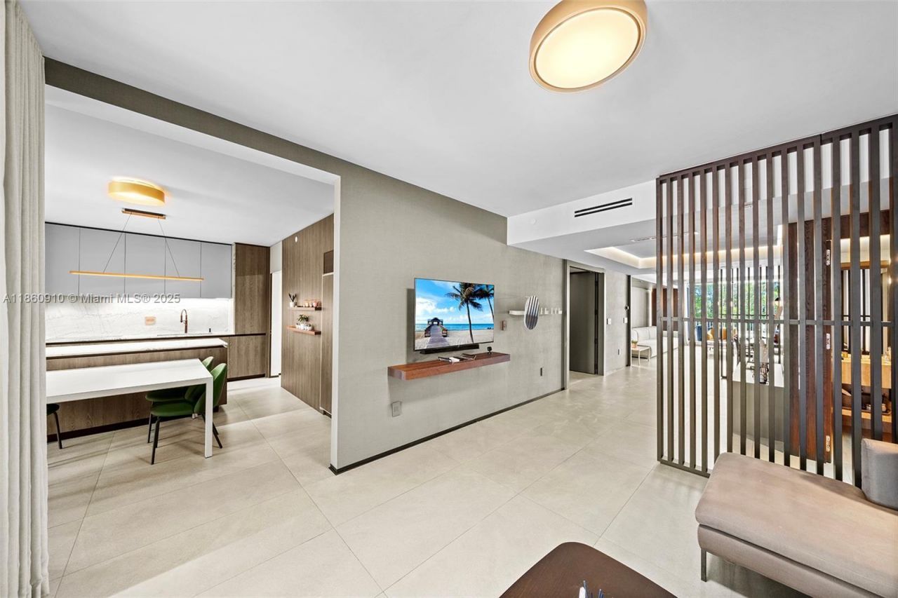 785 Crandon Blvd, Unit 303, Key Biscayne, FL 33149 Photo