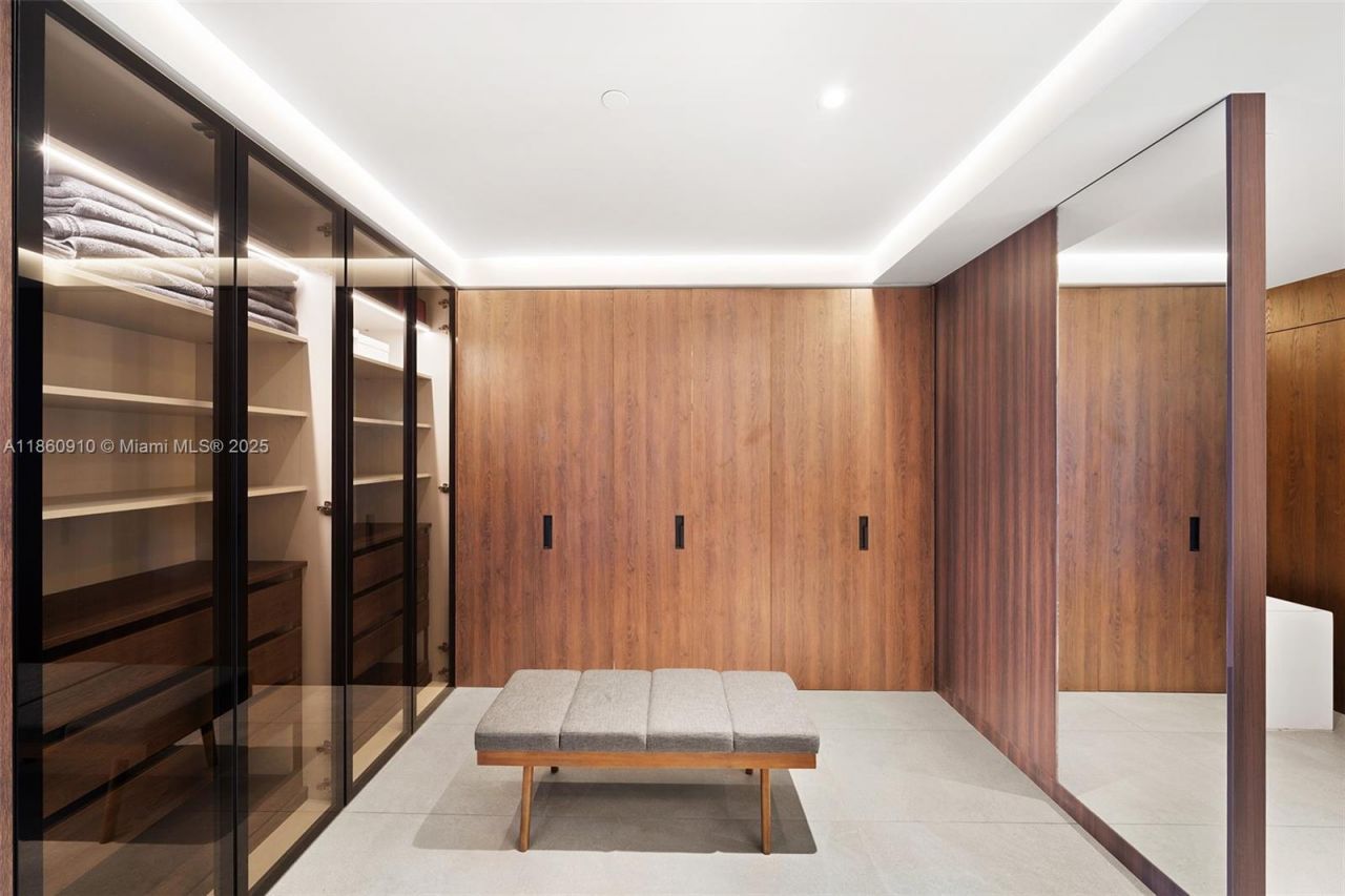 785 Crandon Blvd, Unit 303, Key Biscayne, FL 33149 Photo