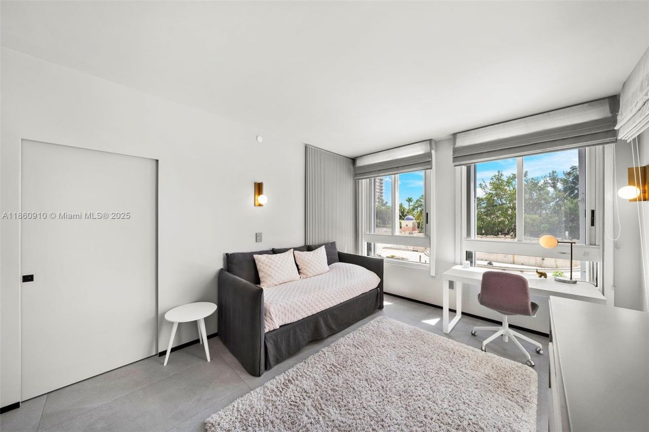 785 Crandon Blvd, Unit 303, Key Biscayne, FL 33149 Photo