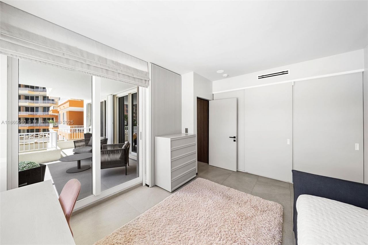 785 Crandon Blvd, Unit 303, Key Biscayne, FL 33149 Photo