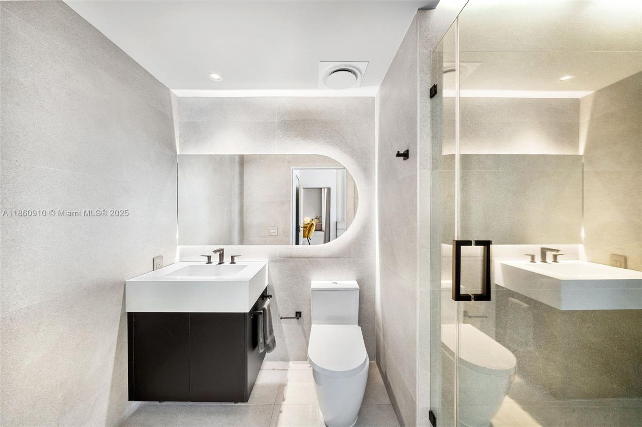 785 Crandon Blvd, Unit 303, Key Biscayne, FL 33149 Photo