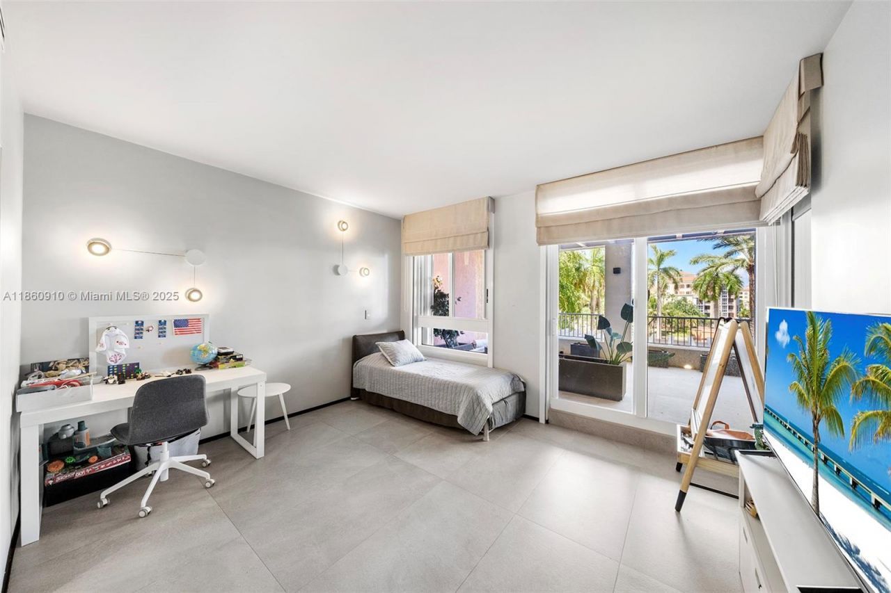 785 Crandon Blvd, Unit 303, Key Biscayne, FL 33149 Photo