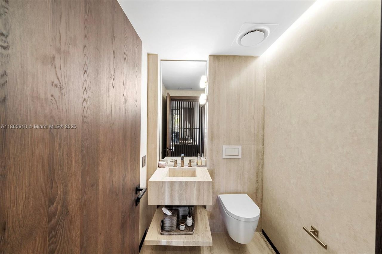 785 Crandon Blvd, Unit 303, Key Biscayne, FL 33149 Photo