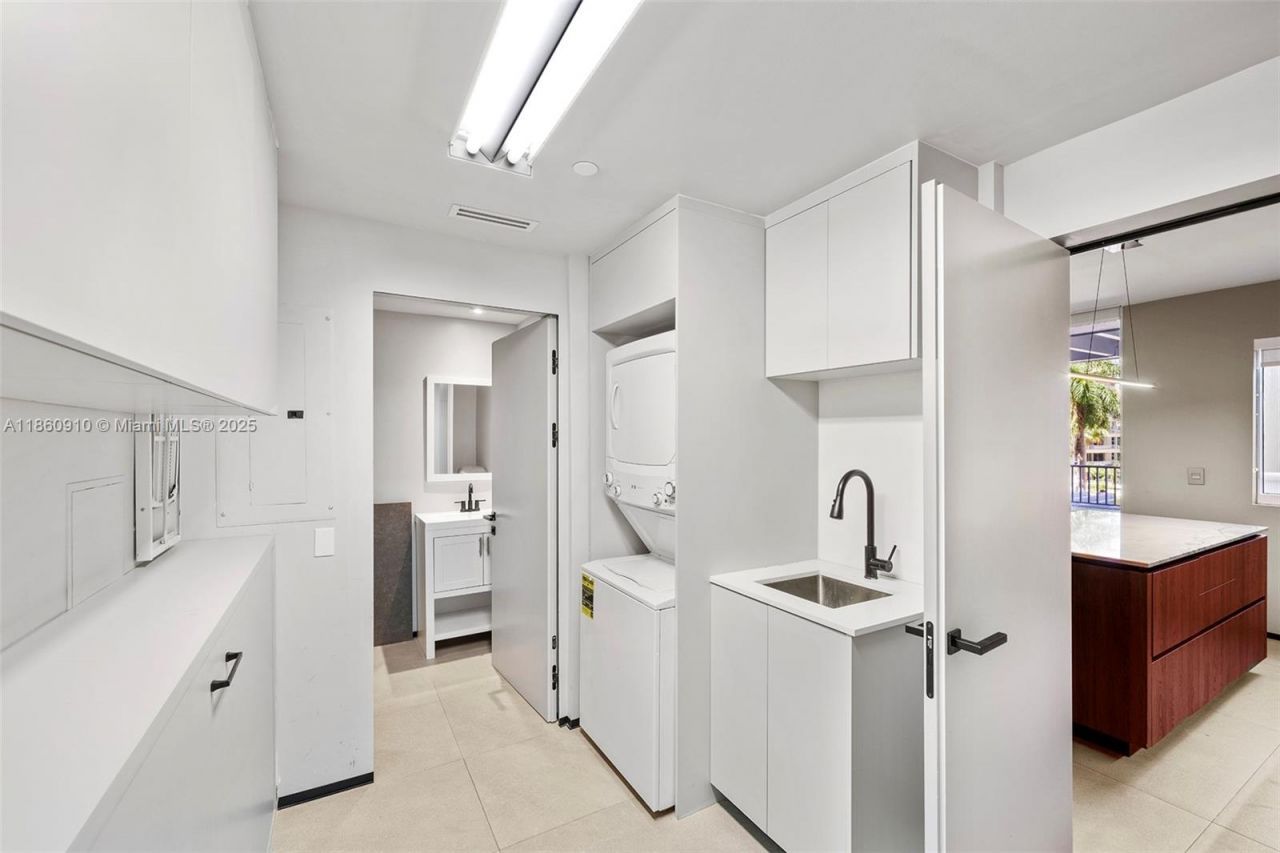 785 Crandon Blvd, Unit 303, Key Biscayne, FL 33149 Photo