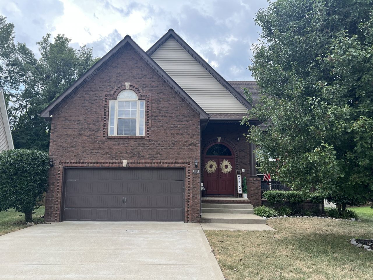 732 Cavalier Dr, Clarksville, TN 37040 Main Photo