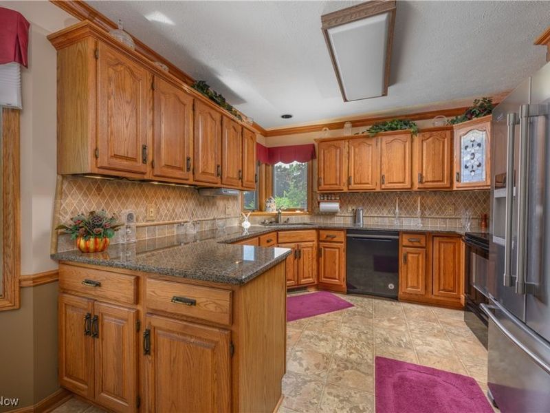 986 S Azalea Boulevard, Barberton, OH 44203 Photo 23