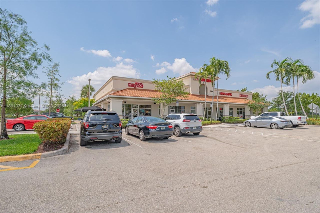 9440 W Commercial Blvd, Sunrise, FL 33351 Photo