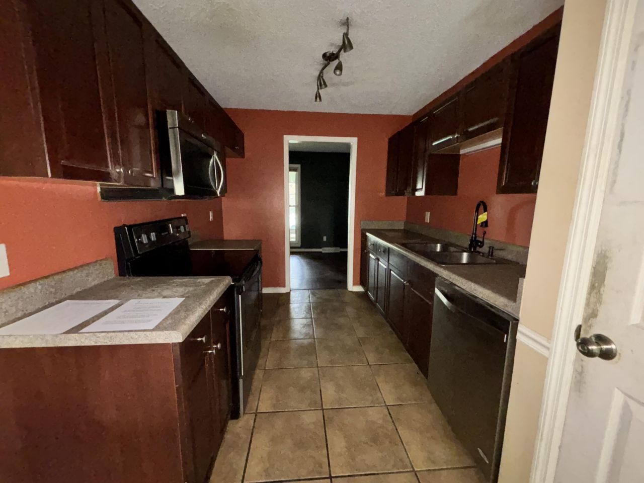 217 Beverly Drive Photo 3