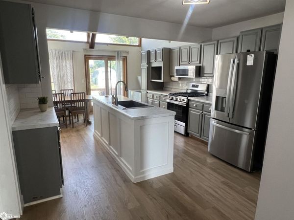 1005 S 5Th Street, Fairfield, IA 52556