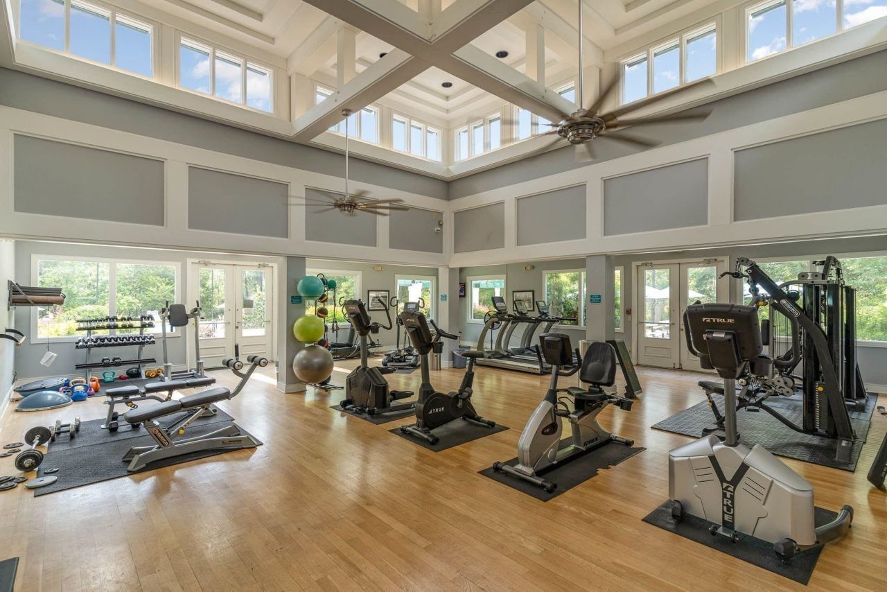 1545 Spinnaker Dr. Photo 19