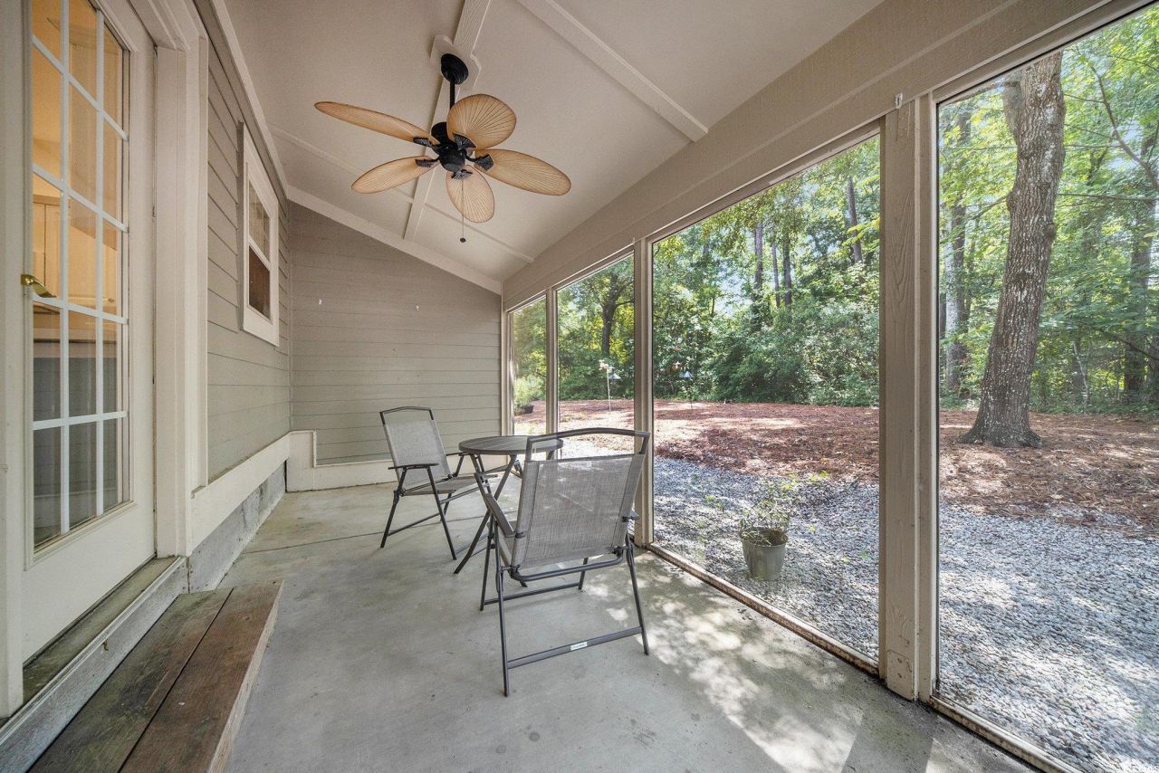 1545 Spinnaker Dr. Photo 9