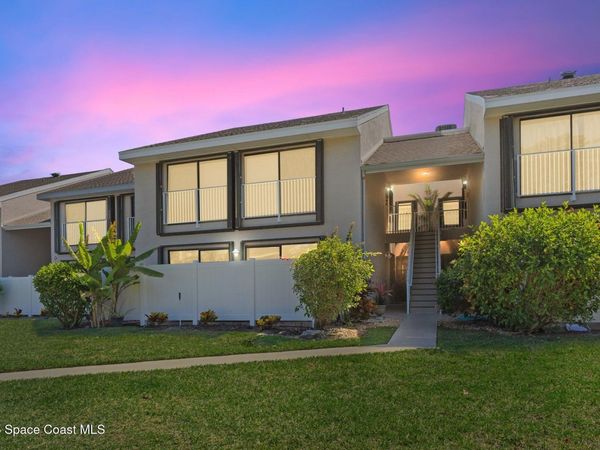 3212 S Lakeview Circle, Unit 10-205, Fort Pierce, FL 34949