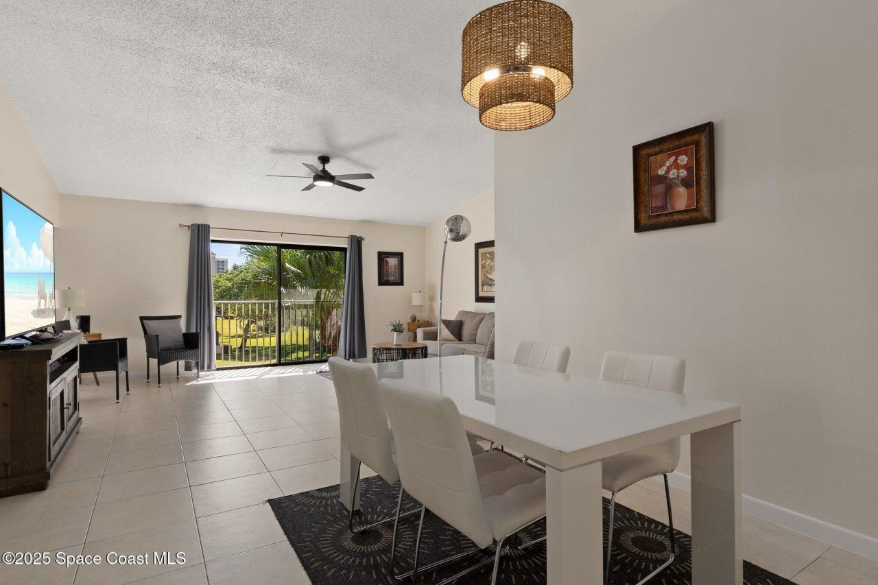 3212 S Lakeview Circle, Unit 10-205, Fort Pierce, FL 34949 Photo