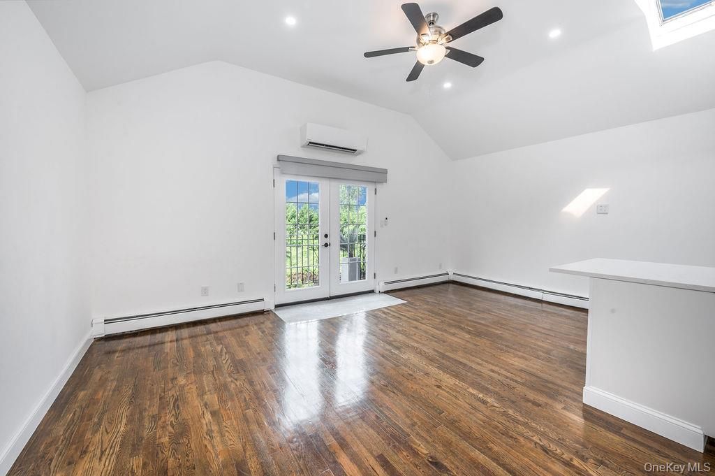 268 Emerson Avenue, Unit 2, Bronx, NY 10465 Main Photo