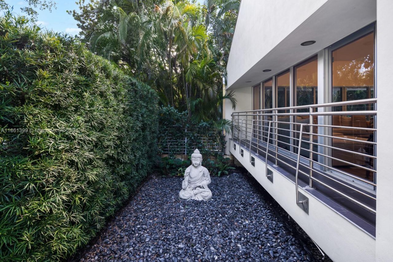 144 N Prospect Dr, Coral Gables, FL 33133 Photo