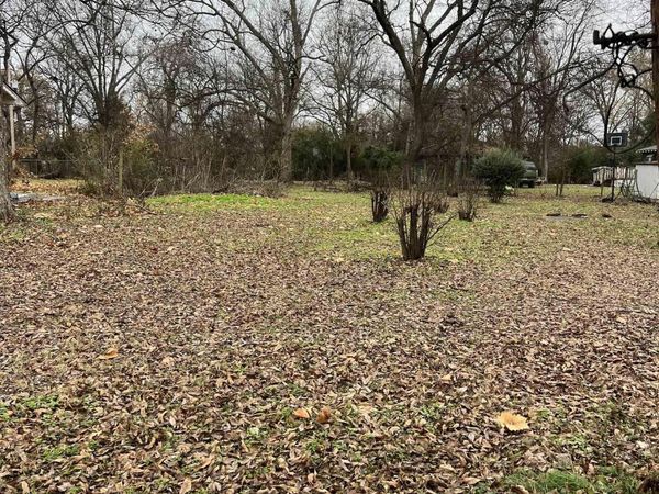 W Pine St, Brinkley, AR 72021