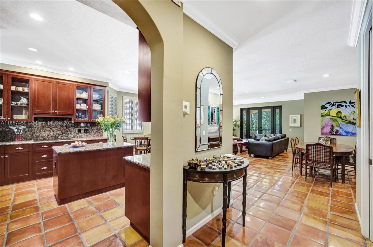 1577 Passion Vine Cir, Unit 9-2, Weston, FL 33326 Photo