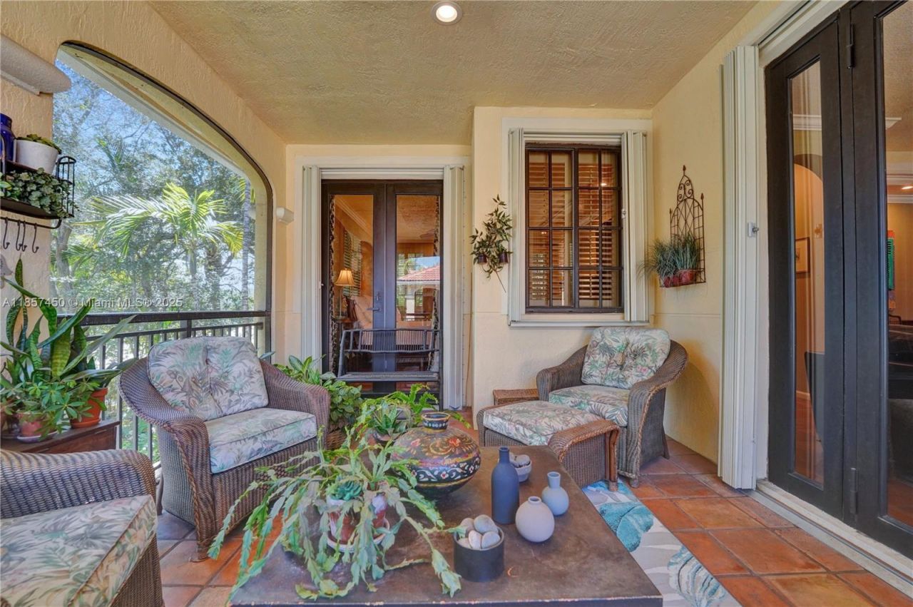 1577 Passion Vine Cir, Unit 9-2, Weston, FL 33326 Photo