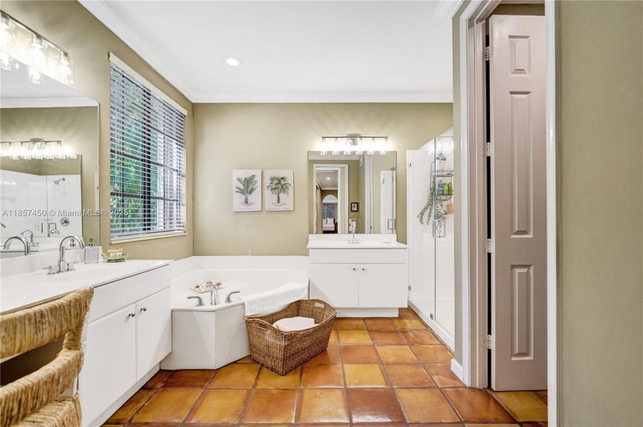 1577 Passion Vine Cir, Unit 9-2, Weston, FL 33326 Photo