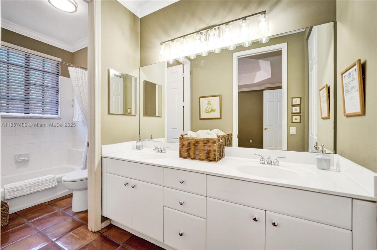 1577 Passion Vine Cir, Unit 9-2, Weston, FL 33326 Photo