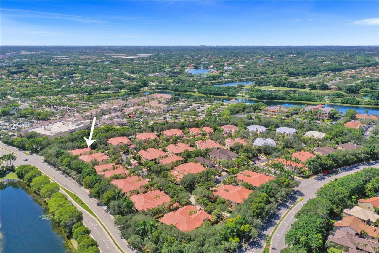 1577 Passion Vine Cir, Unit 9-2, Weston, FL 33326 Photo