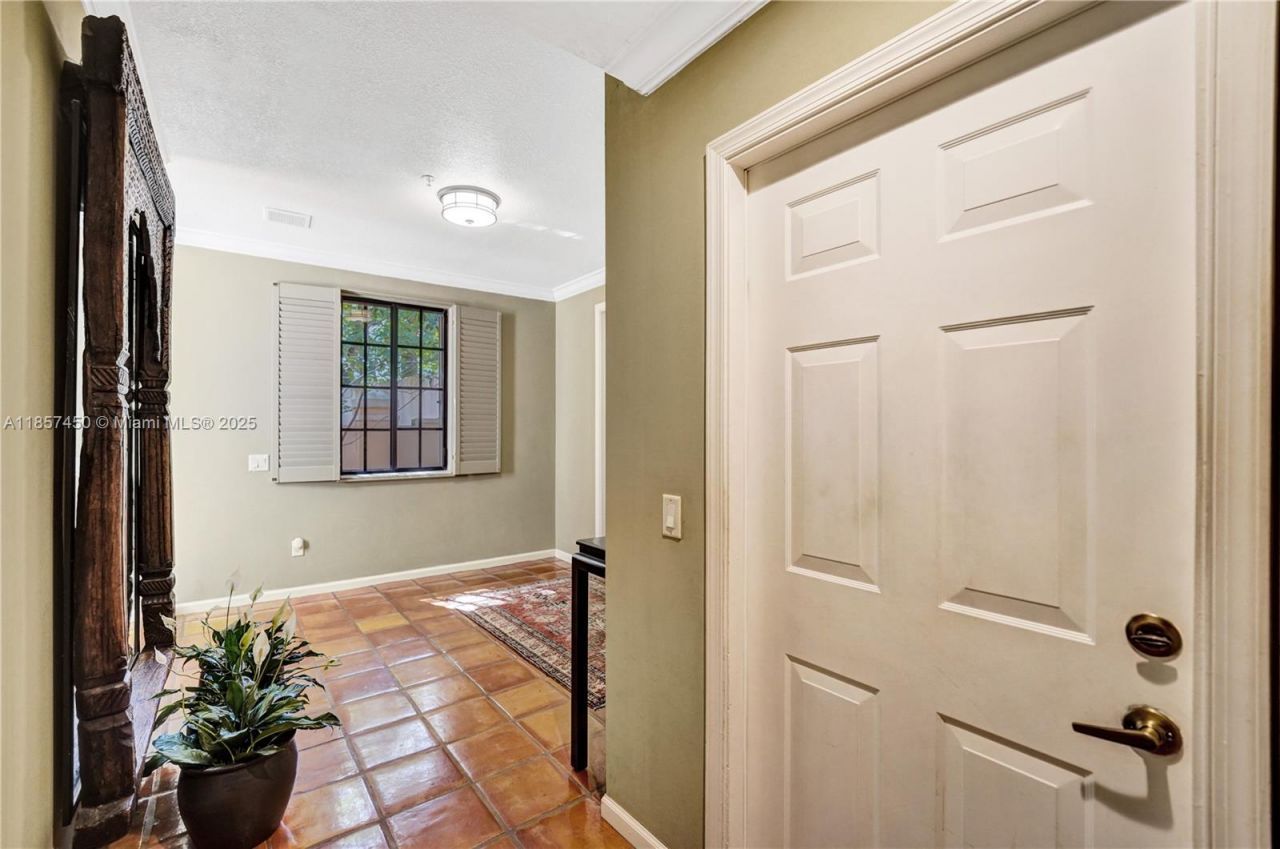 1577 Passion Vine Cir, Unit 9-2, Weston, FL 33326 Photo