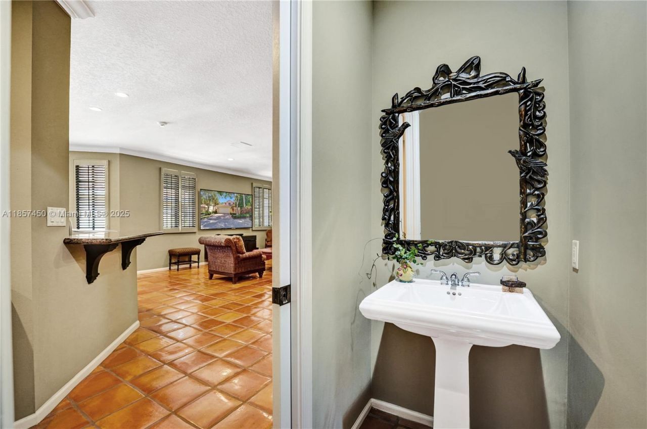 1577 Passion Vine Cir, Unit 9-2, Weston, FL 33326 Photo