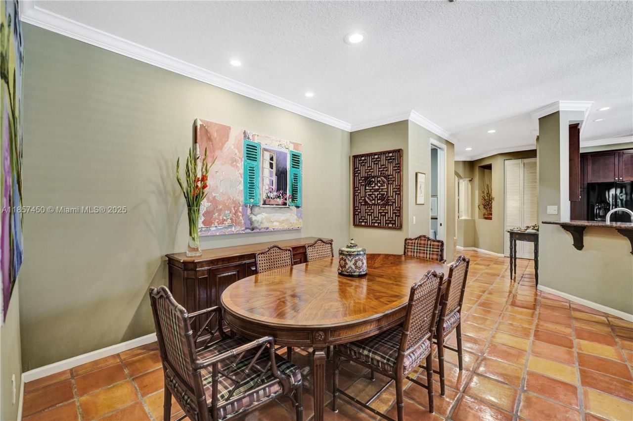 1577 Passion Vine Cir, Unit 9-2, Weston, FL 33326 Photo