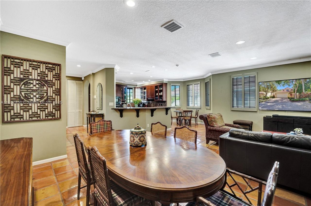 1577 Passion Vine Cir, Unit 9-2, Weston, FL 33326 Photo