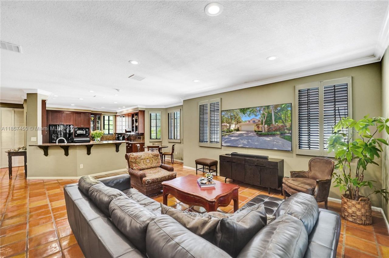 1577 Passion Vine Cir, Unit 9-2, Weston, FL 33326 Photo