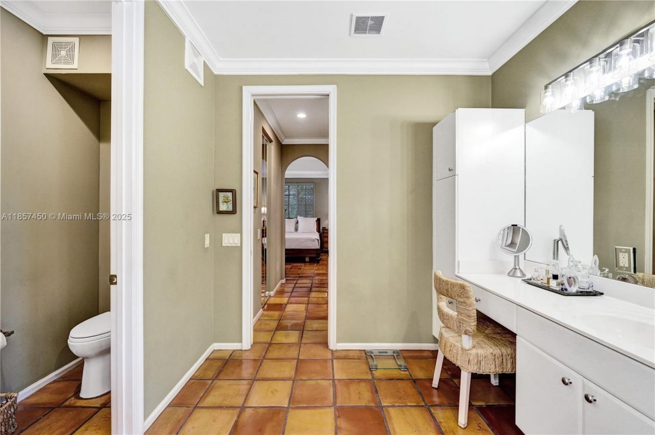 1577 Passion Vine Cir, Unit 9-2, Weston, FL 33326 Photo