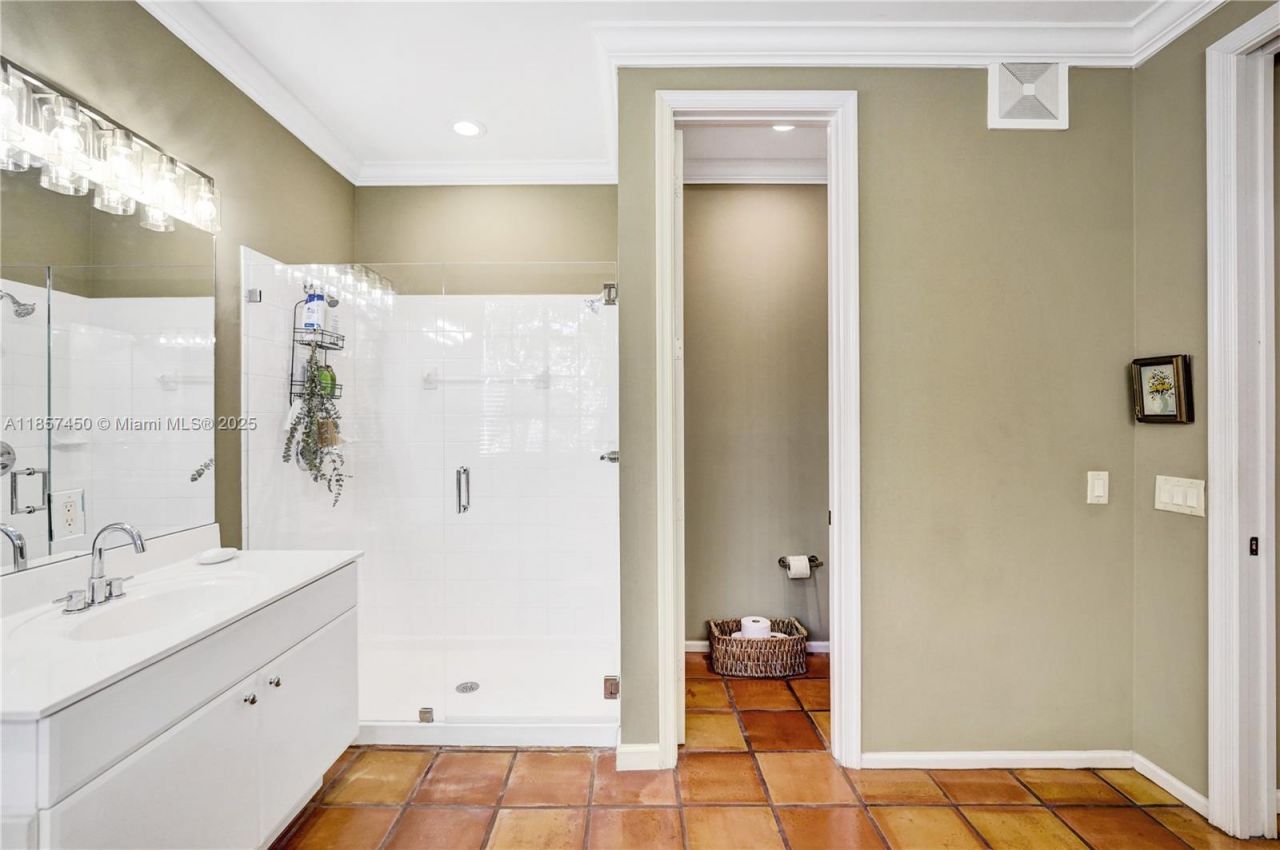 1577 Passion Vine Cir, Unit 9-2, Weston, FL 33326 Photo