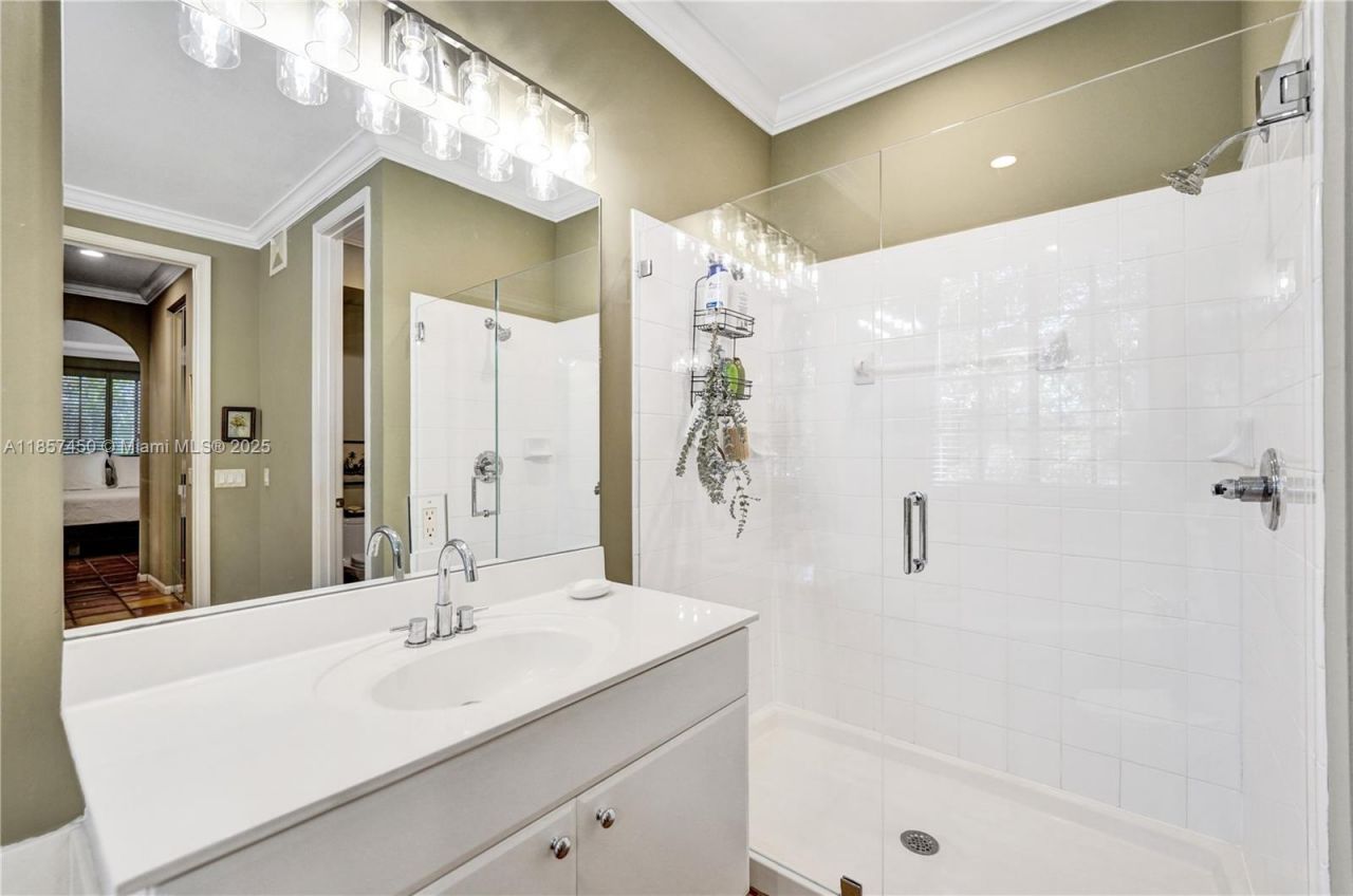 1577 Passion Vine Cir, Unit 9-2, Weston, FL 33326 Photo