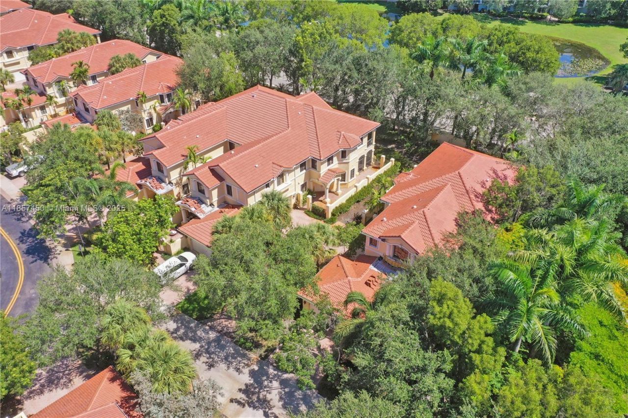 1577 Passion Vine Cir, Unit 9-2, Weston, FL 33326 Photo