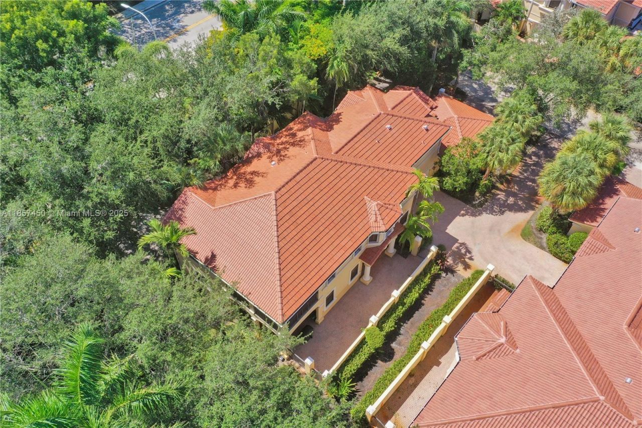 1577 Passion Vine Cir, Unit 9-2, Weston, FL 33326 Photo